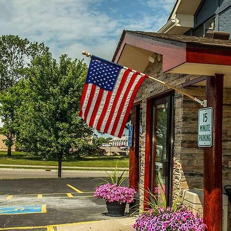 Americas Best Value Inn & Suites Detroit Lakes Exteriör bild