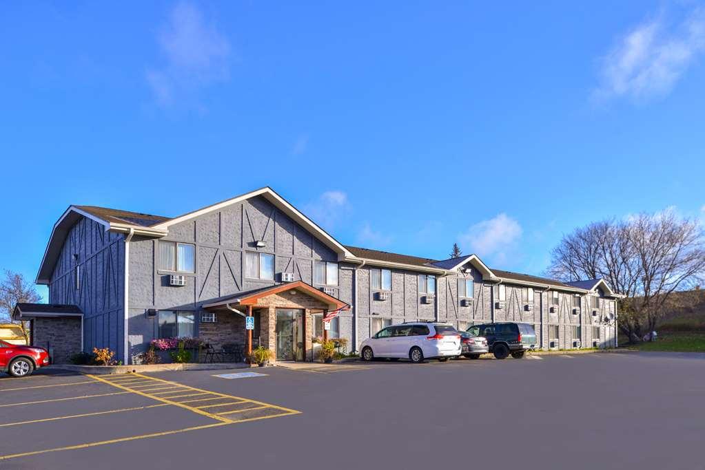Americas Best Value Inn & Suites Detroit Lakes Exteriör bild