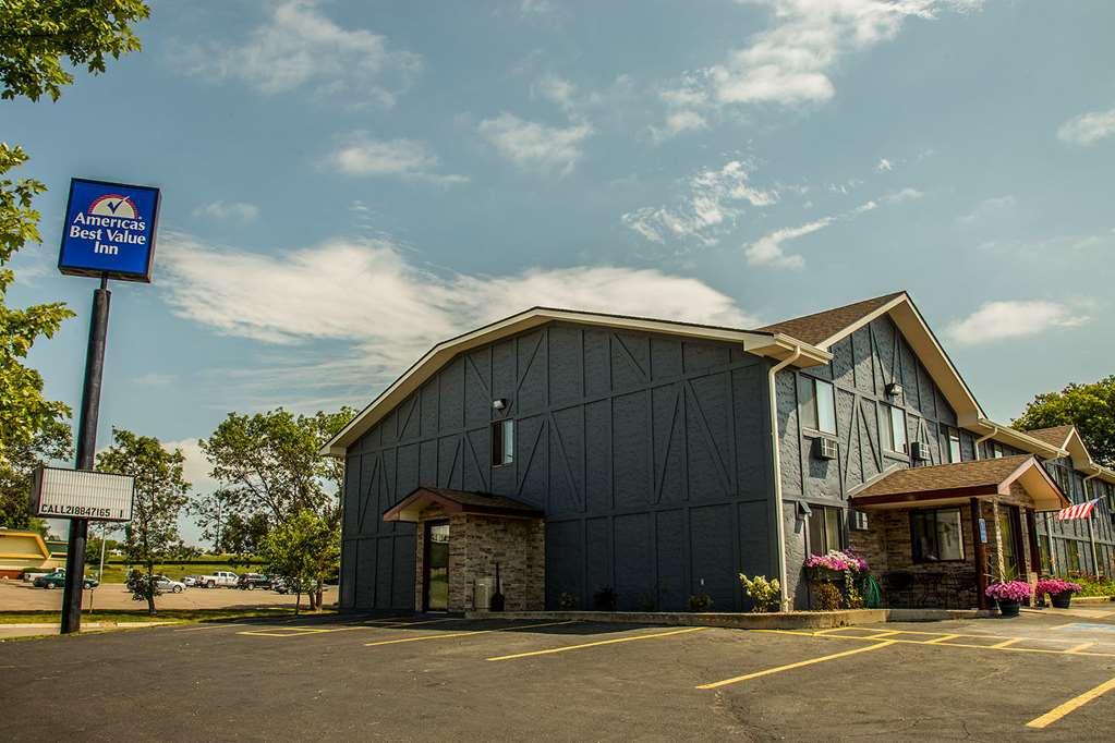 Americas Best Value Inn & Suites Detroit Lakes Exteriör bild