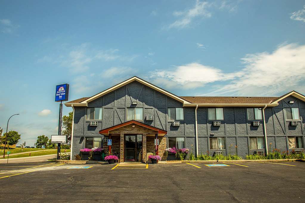 Americas Best Value Inn & Suites Detroit Lakes Exteriör bild