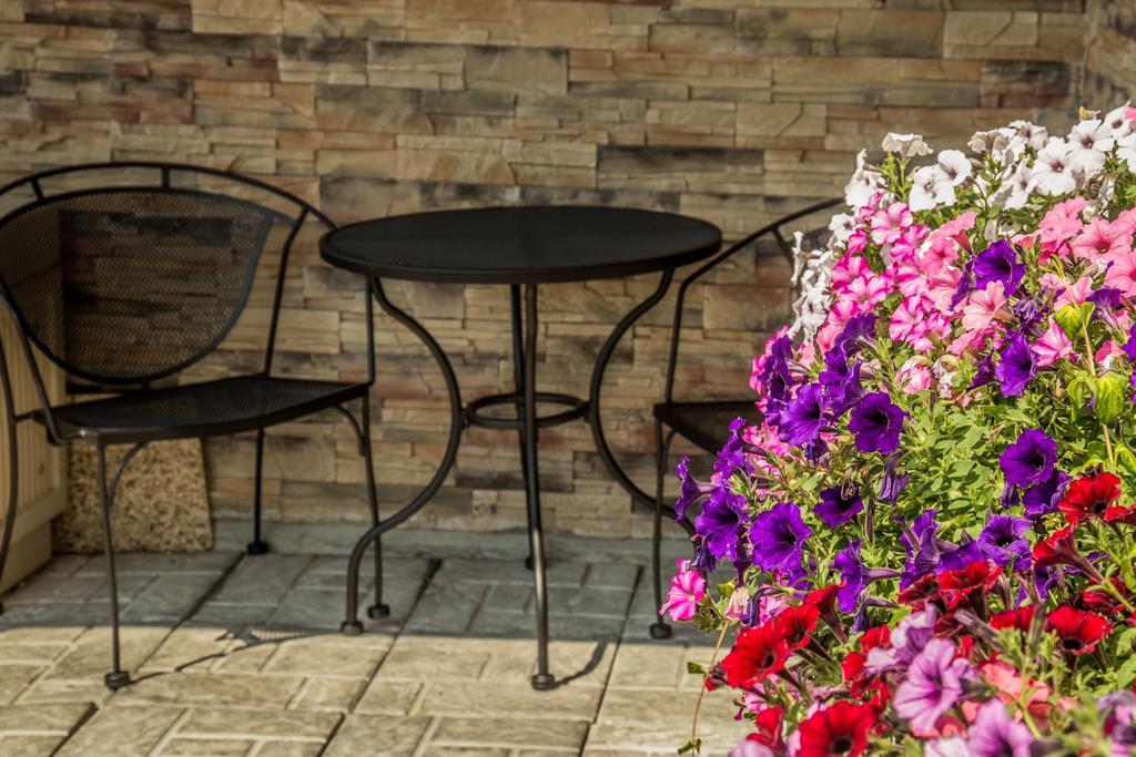 Americas Best Value Inn & Suites Detroit Lakes Exteriör bild