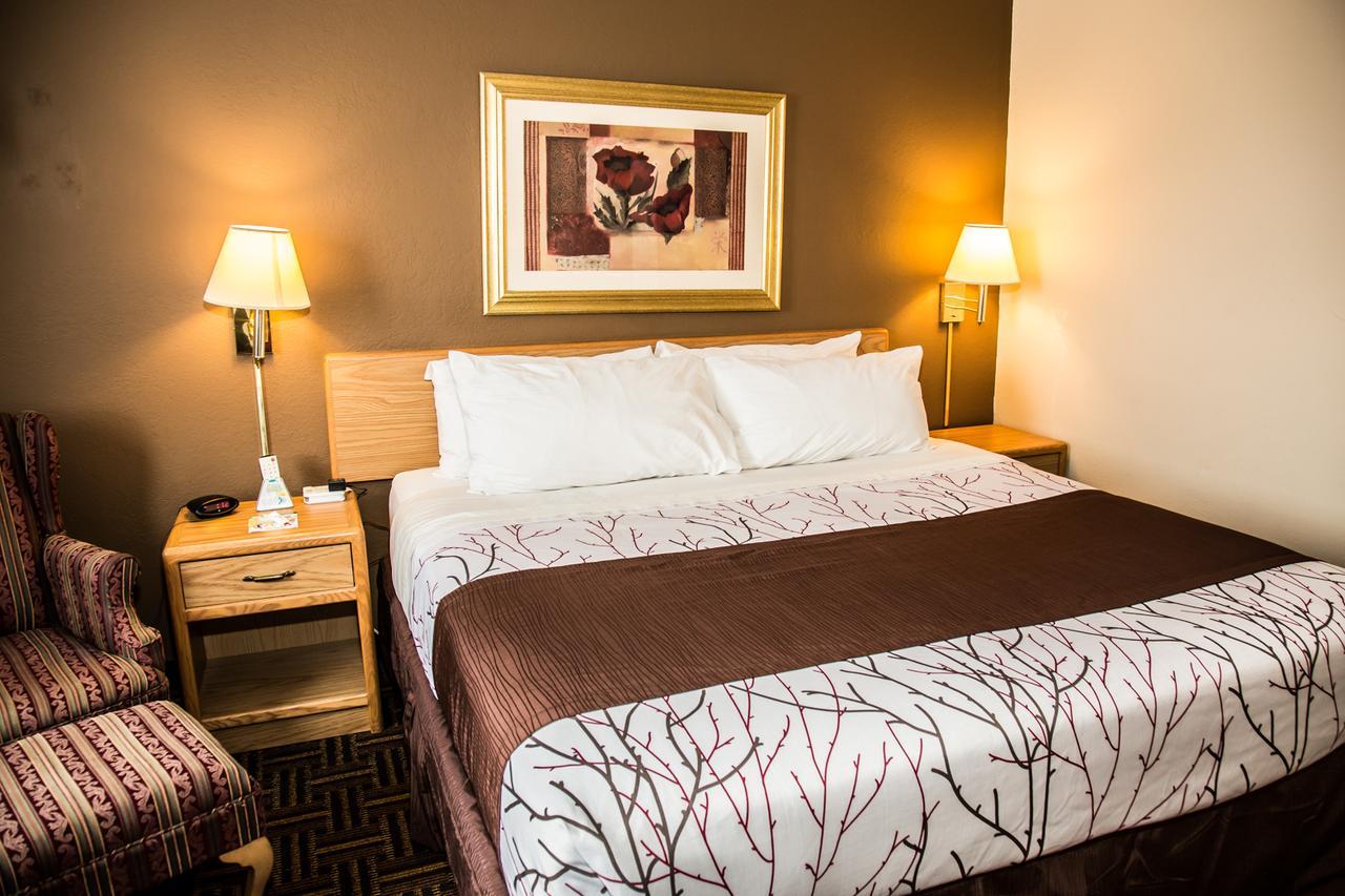 Americas Best Value Inn & Suites Detroit Lakes Exteriör bild