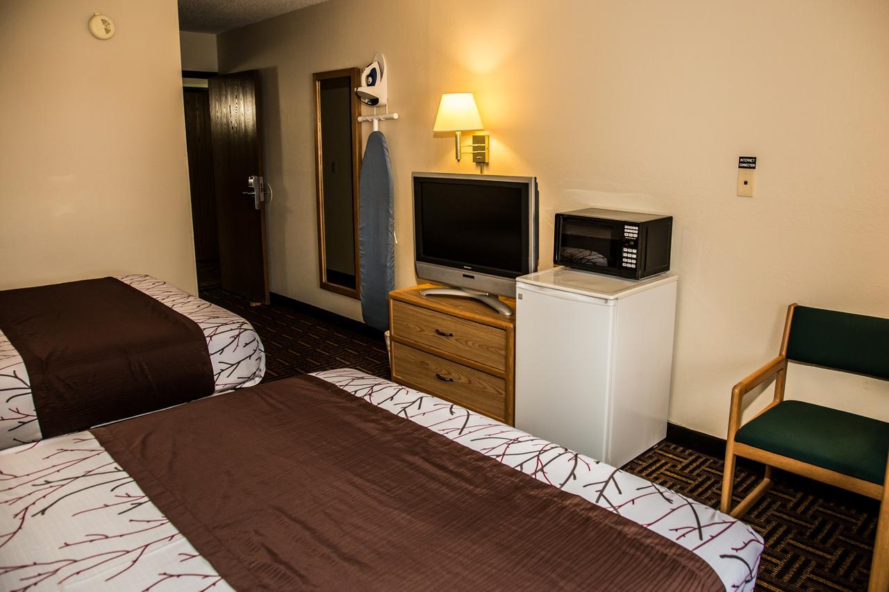 Americas Best Value Inn & Suites Detroit Lakes Exteriör bild