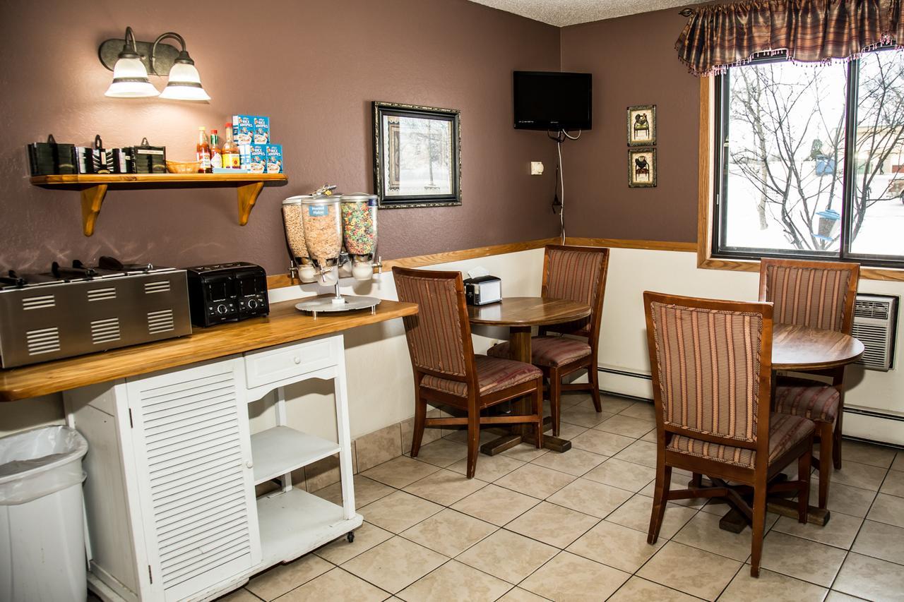 Americas Best Value Inn & Suites Detroit Lakes Exteriör bild
