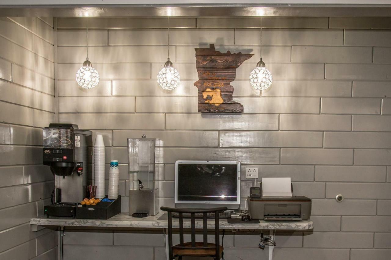 Americas Best Value Inn & Suites Detroit Lakes Exteriör bild